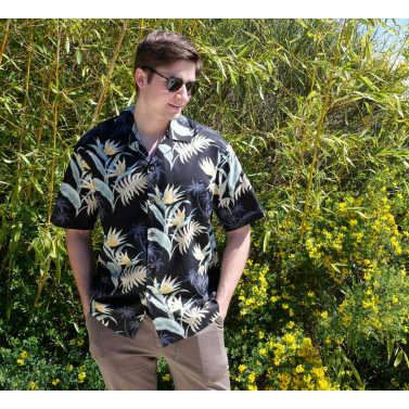 chemise hawaienne motif floral 