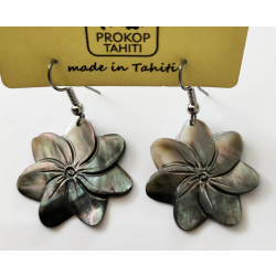 Boucles d'oreilles nacre de Tahiti (petite fleur) N°8
