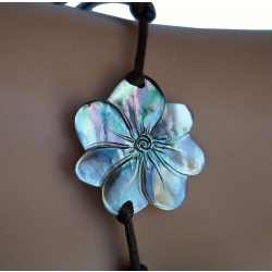 Bracelet nacre fleur de tiar GM N 3