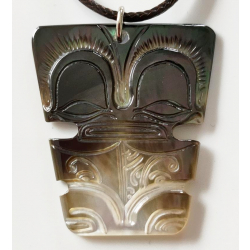 Pendentif Tiki nacre MM N13