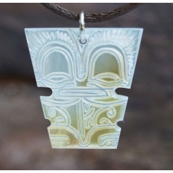 Pendentif Tiki nacre PM N 12