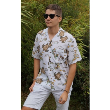 Chemise hawaienne et ses tortues 