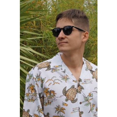 Chemise hawaienne ou chemise Aloha  