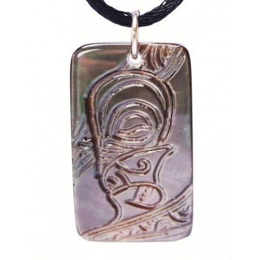 pendentif plaque Tahitienne