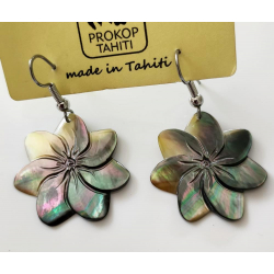 Boucles d'oreilles nacre de Tahiti (petite fleur) N10