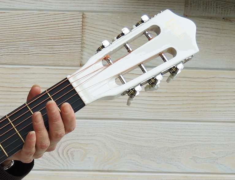 Une Guitare Pour S Initier A La Musique Sans Se Ruiner Une Guitare Pour S Initier A La Musique Sans Se Ruiner