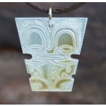 Pendentif Tiki nacre PM N 12