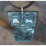 Pendentif Tiki nacre PM N 8